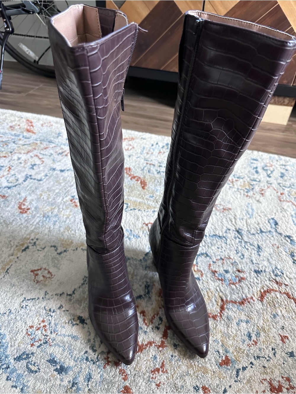 Life Stride-Women's Croc-Embossed Knee-High Boots — Dark Brown. Size 6. Gently
